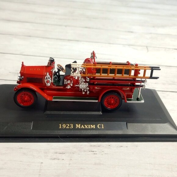Yat Ming Vintage Metal Die Case Fire Engine Truck 1:43 Signature Series - Picture 7 of 7